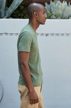 Velvet By Graham & Spencer HOWARD WHISPER CLASSIC CREW NECK TEE 56 Velvet By Graham & Spencer HOWARD WHISPER CLASSIC CREW NECK TEE