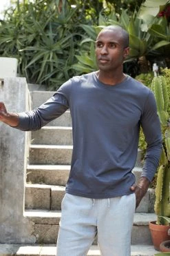 Velvet By Graham & Spencer SKEETER WHISPER CLASSIC CREW NECK TEE 43 Velvet By Graham & Spencer SKEETER WHISPER CLASSIC CREW NECK TEE