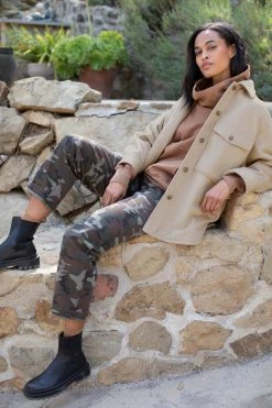 Velvet By Graham & Spencer Womens OTTIE STRAIGHT LEG CAMO PANT