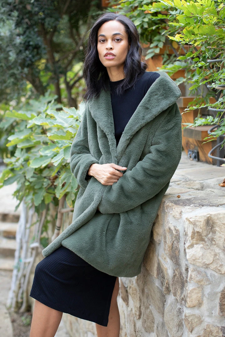 Velvet By Graham & Spencer Womens EVALYN LUX FAUX FUR COAT 6 Velvet By Graham & Spencer Womens EVALYN LUX FAUX FUR COAT