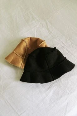 Velvet By Graham & Spencer REVERSIBLE FAUX SHEARLING BUCKET HAT