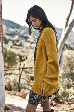 Velvet By Graham & Spencer Womens KIM BUTTON FRONT CARDIGAN 17 Velvet By Graham & Spencer Womens KIM BUTTON FRONT CARDIGAN