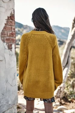 Velvet By Graham & Spencer Womens KIM BUTTON FRONT CARDIGAN 18 Velvet By Graham & Spencer Womens KIM BUTTON FRONT CARDIGAN