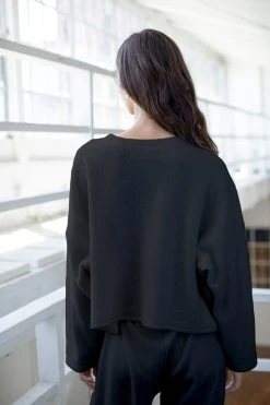 Velvet By Graham & Spencer ARISSA CROPPED SWEATSHIRT 17 Velvet By Graham & Spencer ARISSA CROPPED SWEATSHIRT