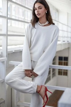 Velvet By Graham & Spencer ARISSA CROPPED SWEATSHIRT 13 Velvet By Graham & Spencer ARISSA CROPPED SWEATSHIRT