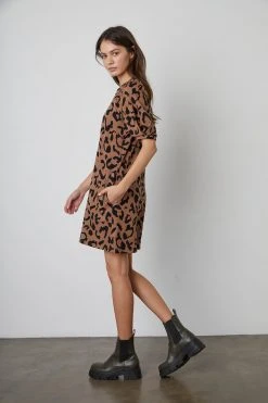 Velvet By Graham & Spencer RENEE PRINTED DRESS 8 Velvet By Graham & Spencer RENEE PRINTED DRESS
