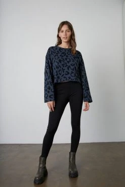 Velvet By Graham & Spencer TRINITY PRINTED CROPPED SWEATSHIRT Womens