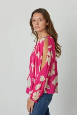 Velvet By Graham & Spencer VIKKI PRINTED CUT OUT BLOUSE 12 Velvet By Graham & Spencer VIKKI PRINTED CUT OUT BLOUSE