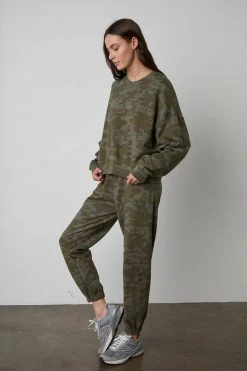 Velvet By Graham & Spencer SKYE CAMO SWEATPANT