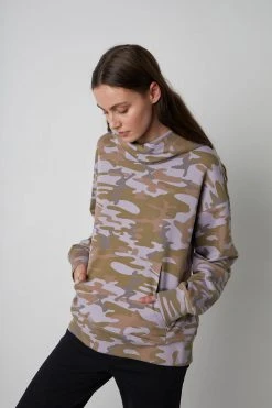 Velvet By Graham & Spencer HAYDEN CAMO HOODIE Womens 6 Velvet By Graham & Spencer HAYDEN CAMO HOODIE Womens