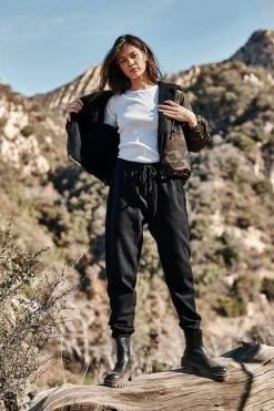 Velvet By Graham & Spencer Womens KYLE FLEECE JOGGER 19 Velvet By Graham & Spencer Womens KYLE FLEECE JOGGER