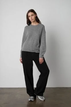 Velvet By Graham & Spencer BRYNNE CASHMERE CREW NECK SWEATER 31 Velvet By Graham & Spencer BRYNNE CASHMERE CREW NECK SWEATER