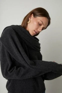 Velvet By Graham & Spencer Womens MEL CASHMERE SCARF 23 Velvet By Graham & Spencer Womens MEL CASHMERE SCARF