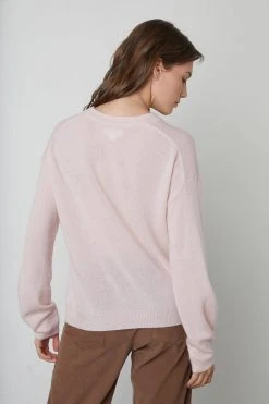Velvet By Graham & Spencer BRYNNE CASHMERE CREW NECK SWEATER 35 Velvet By Graham & Spencer BRYNNE CASHMERE CREW NECK SWEATER