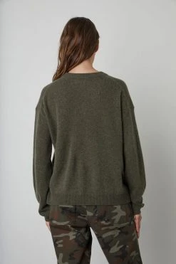 Velvet By Graham & Spencer BRYNNE CASHMERE CREW NECK SWEATER 21 Velvet By Graham & Spencer BRYNNE CASHMERE CREW NECK SWEATER