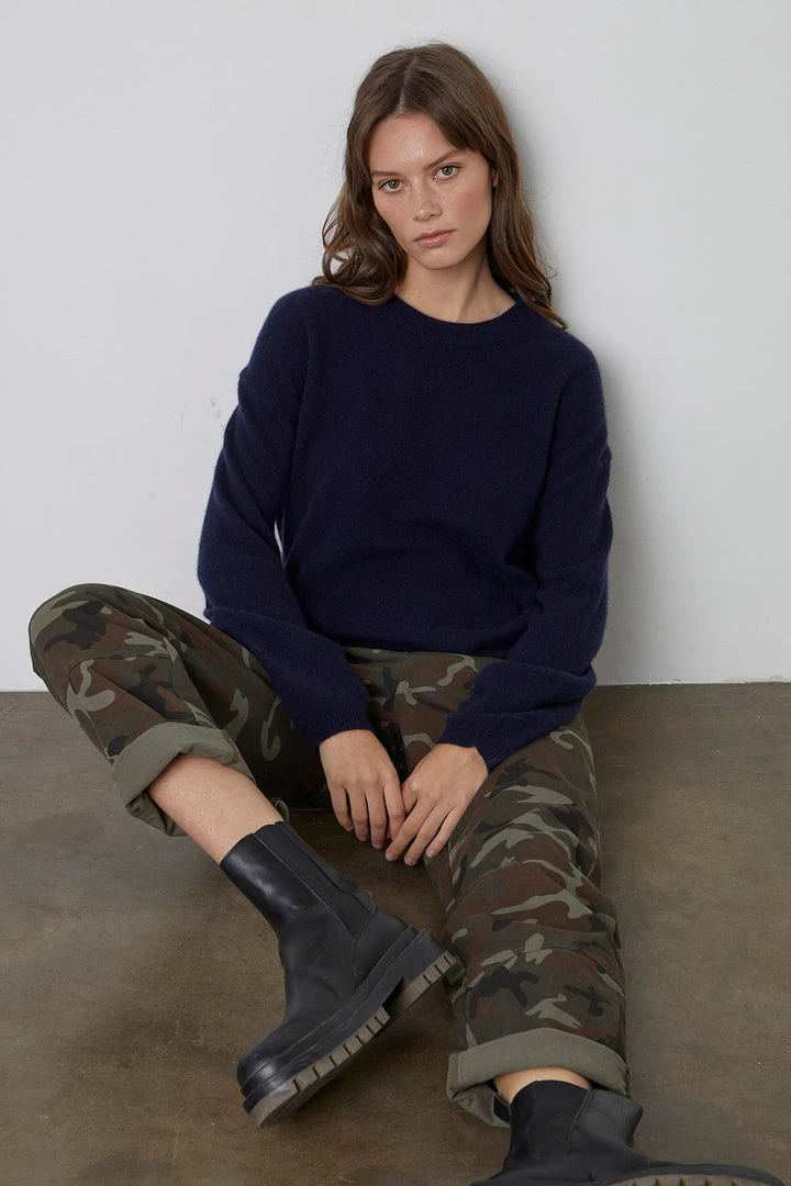 Velvet By Graham & Spencer BRYNNE CASHMERE CREW NECK SWEATER 2 Velvet By Graham & Spencer BRYNNE CASHMERE CREW NECK SWEATER