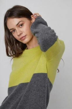 Velvet By Graham & Spencer Womens NORA CASHMERE CREW NECK SWEATER