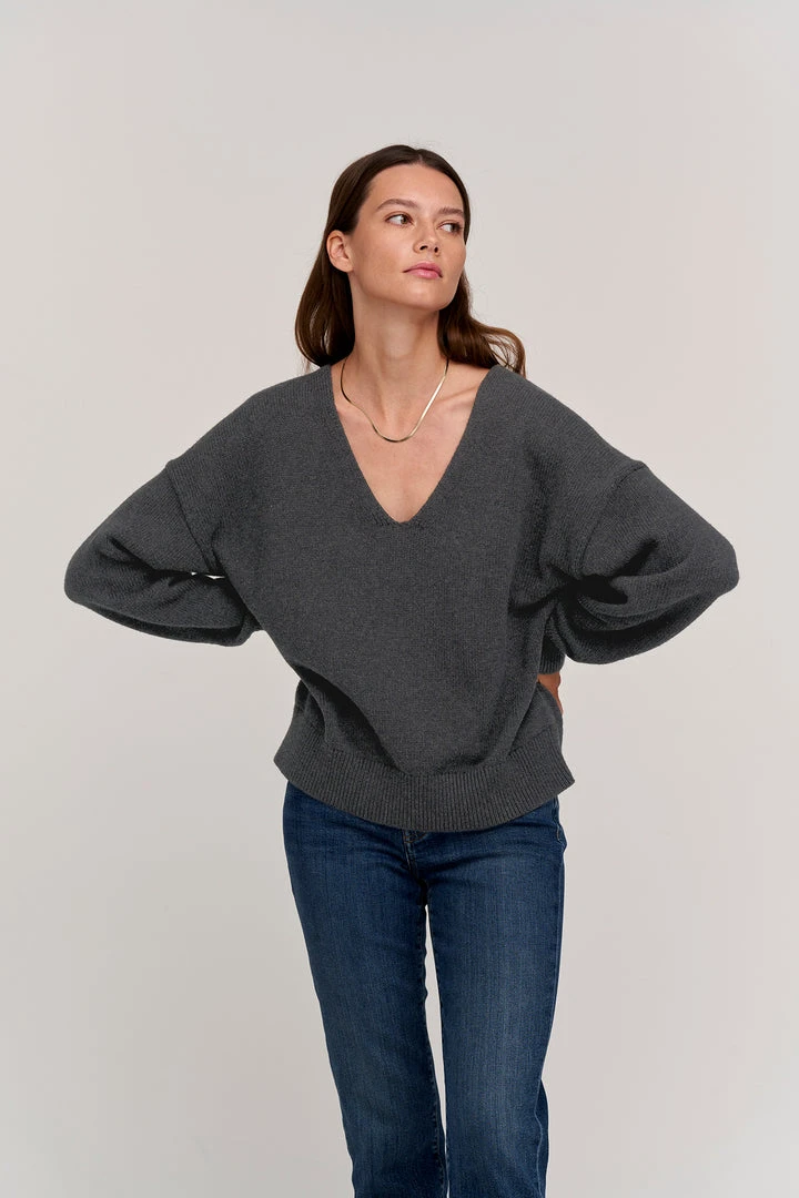 Velvet By Graham & Spencer Womens BELINDA V-NECK SWEATER 4 Velvet By Graham & Spencer Womens BELINDA V-NECK SWEATER