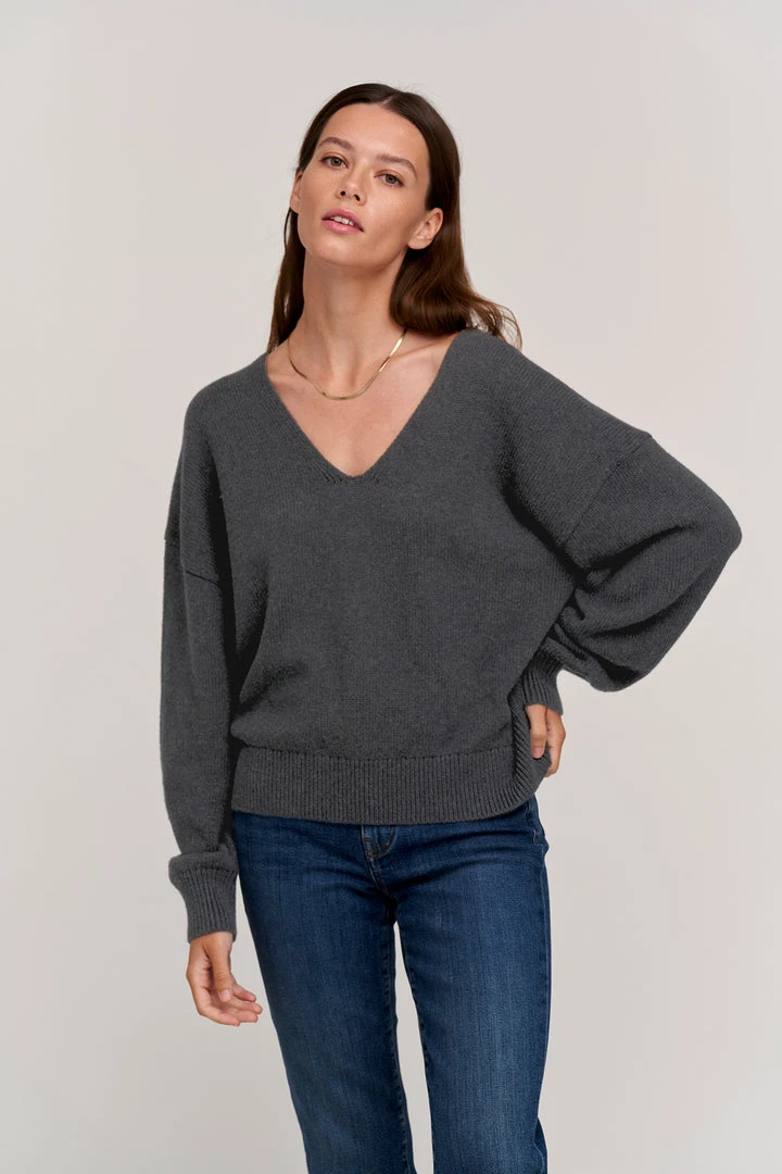 Velvet By Graham & Spencer Womens BELINDA V-NECK SWEATER 2 Velvet By Graham & Spencer Womens BELINDA V-NECK SWEATER