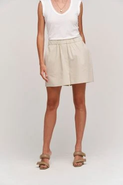 Velvet By Graham & Spencer Womens HOLLY HIGH RISE SHORT 20 Velvet By Graham & Spencer Womens HOLLY HIGH RISE SHORT