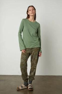 Velvet By Graham & Spencer SOFIA BELL SLEEVE TEE Womens 10 Velvet By Graham & Spencer SOFIA BELL SLEEVE TEE Womens