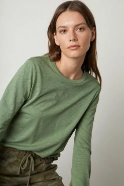 Velvet By Graham & Spencer SOFIA BELL SLEEVE TEE Womens 11 Velvet By Graham & Spencer SOFIA BELL SLEEVE TEE Womens