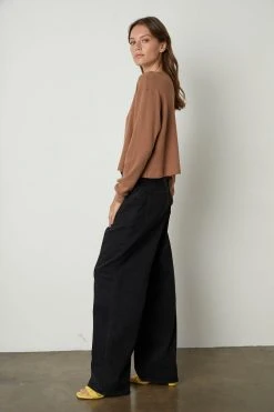 Velvet By Graham & Spencer BONNIE CROPPED HENLEY Womens