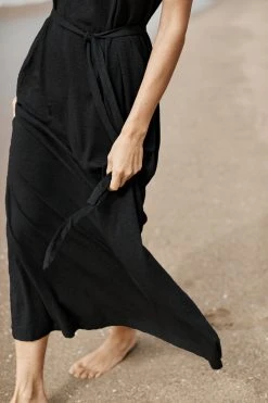 Velvet By Graham & Spencer Womens EDITH SLEEVELESS MAXI DRESS