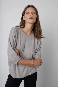 Velvet By Graham & Spencer Womens MAKAYLA CREW NECK PULLOVER