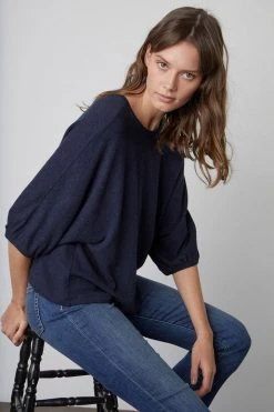 Velvet By Graham & Spencer Womens MAKAYLA CREW NECK PULLOVER