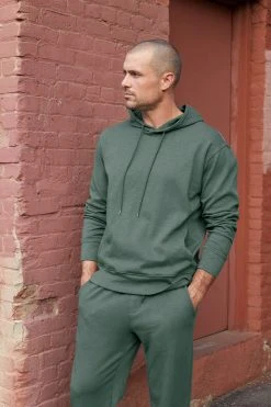 Velvet By Graham & Spencer RAND PULLOVER HOODIE Mens 8 Velvet By Graham & Spencer RAND PULLOVER HOODIE Mens