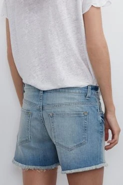 Velvet By Graham & Spencer Womens CINDY FRAYED HEM BOYFRIEND SHORTS 17 Velvet By Graham & Spencer Womens CINDY FRAYED HEM BOYFRIEND SHORTS