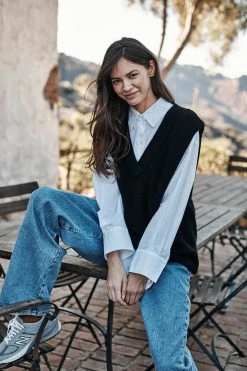 Velvet By Graham & Spencer Womens SASHA SWEATER VEST