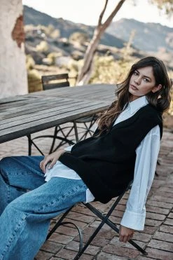 Velvet By Graham & Spencer Womens SASHA SWEATER VEST