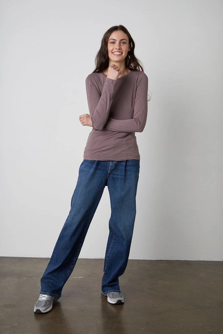 Velvet By Graham & Spencer Womens ZOFINA GAUZY WHISPER FITTED CREW NECK TEE 2 Velvet By Graham & Spencer Womens ZOFINA GAUZY WHISPER FITTED CREW NECK TEE