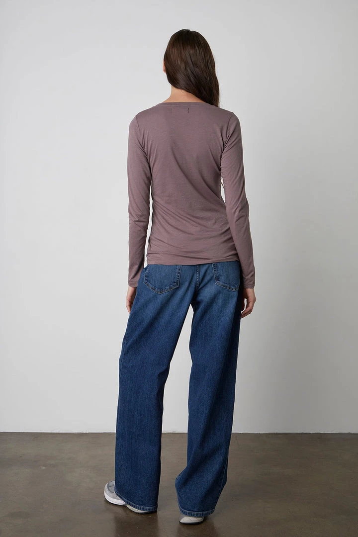 Velvet By Graham & Spencer Womens ZOFINA GAUZY WHISPER FITTED CREW NECK TEE 4 Velvet By Graham & Spencer Womens ZOFINA GAUZY WHISPER FITTED CREW NECK TEE