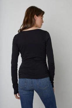 Velvet By Graham & Spencer DENISE SCOOP NECK TEE Womens 6 Velvet By Graham & Spencer DENISE SCOOP NECK TEE Womens