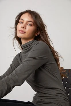 Velvet By Graham & Spencer TALISIA GAUZY WHISPER FITTED MOCK NECK TEE