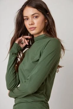 Velvet By Graham & Spencer TALISIA GAUZY WHISPER FITTED MOCK NECK TEE