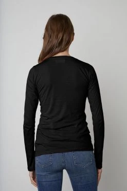 Velvet By Graham & Spencer ZOFINA GAUZY WHISPER FITTED CREW NECK TEE Womens 16 Velvet By Graham & Spencer ZOFINA GAUZY WHISPER FITTED CREW NECK TEE Womens
