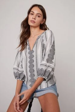 Velvet By Graham & Spencer Womens LOUISE JACQUARD BOHO TOP 8 Velvet By Graham & Spencer Womens LOUISE JACQUARD BOHO TOP