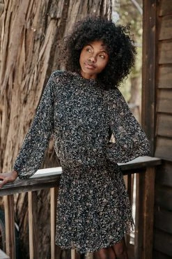 Velvet By Graham & Spencer KIRSTEN PRINTED DRESS 11 Velvet By Graham & Spencer KIRSTEN PRINTED DRESS