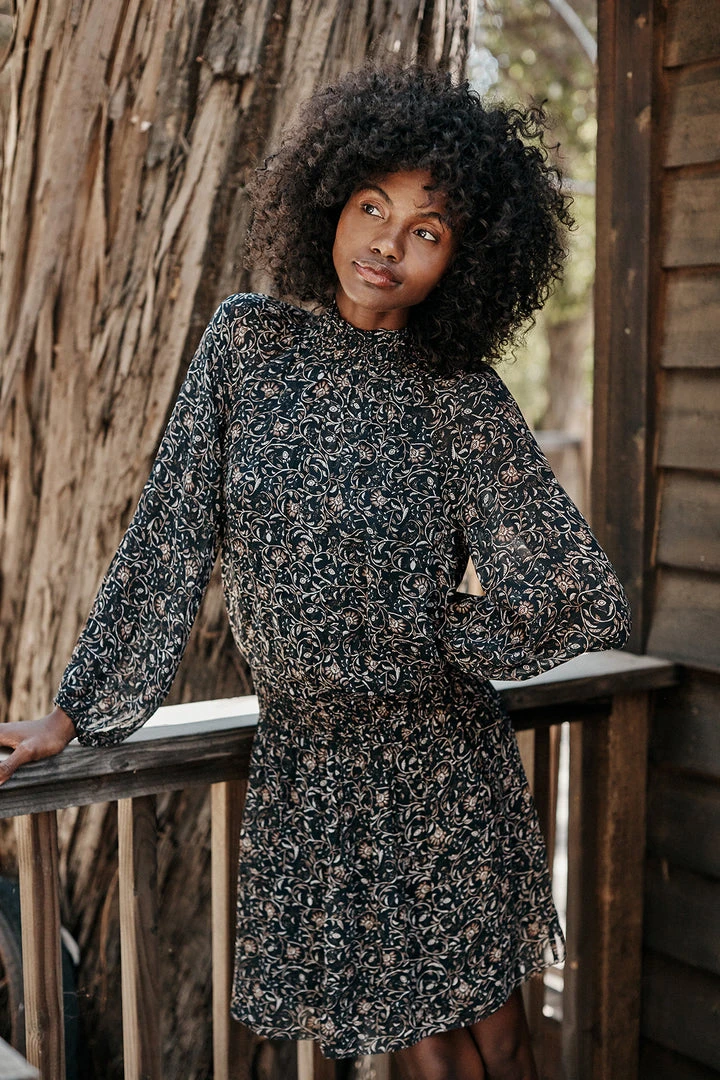 Velvet By Graham & Spencer KIRSTEN PRINTED DRESS 6 Velvet By Graham & Spencer KIRSTEN PRINTED DRESS