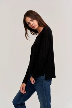 Velvet By Graham & Spencer Womens FIONA POCKET TEE