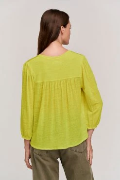 Velvet By Graham & Spencer Womens GINA V-NECK TEE 15 Velvet By Graham & Spencer Womens GINA V-NECK TEE