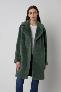 Velvet By Graham & Spencer Womens EVALYN LUX FAUX FUR COAT 16 Velvet By Graham & Spencer Womens EVALYN LUX FAUX FUR COAT
