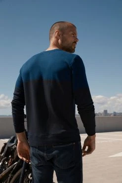 Velvet By Graham & Spencer Mens ALDRIC LUXE FLEECE TIE DYE PULLOVER