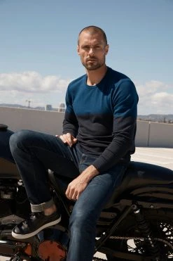 Velvet By Graham & Spencer Mens ALDRIC LUXE FLEECE TIE DYE PULLOVER