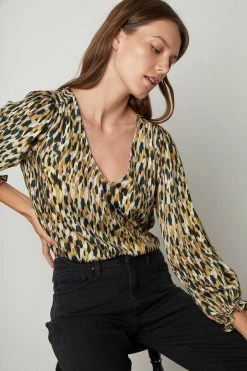 Velvet By Graham & Spencer Womens HADLEE PRINTED BLOUSE