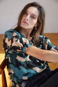 Velvet By Graham & Spencer ULI 3/4 SLEEVE BLOUSE Womens